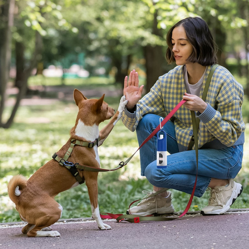 Zasobnik z woreczkami na psie odchody żel do rąk 30 ml