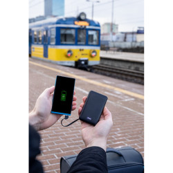 Power bank 5000 mAh ze zintegrowanymi kablami adapter w komplecie | Presley