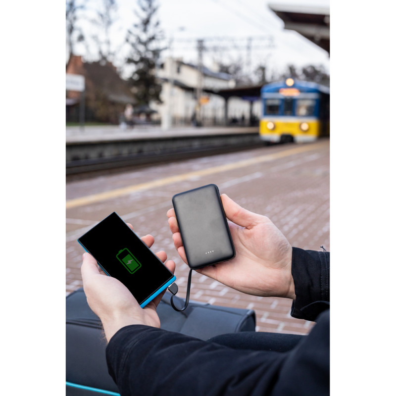 Power bank 5000 mAh ze zintegrowanymi kablami adapter w komplecie | Presley