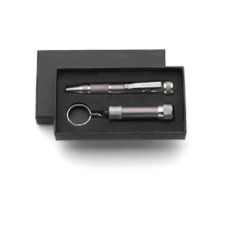 Zestaw narzędzi śrubokręt 8 końcówek latarka 3 LED