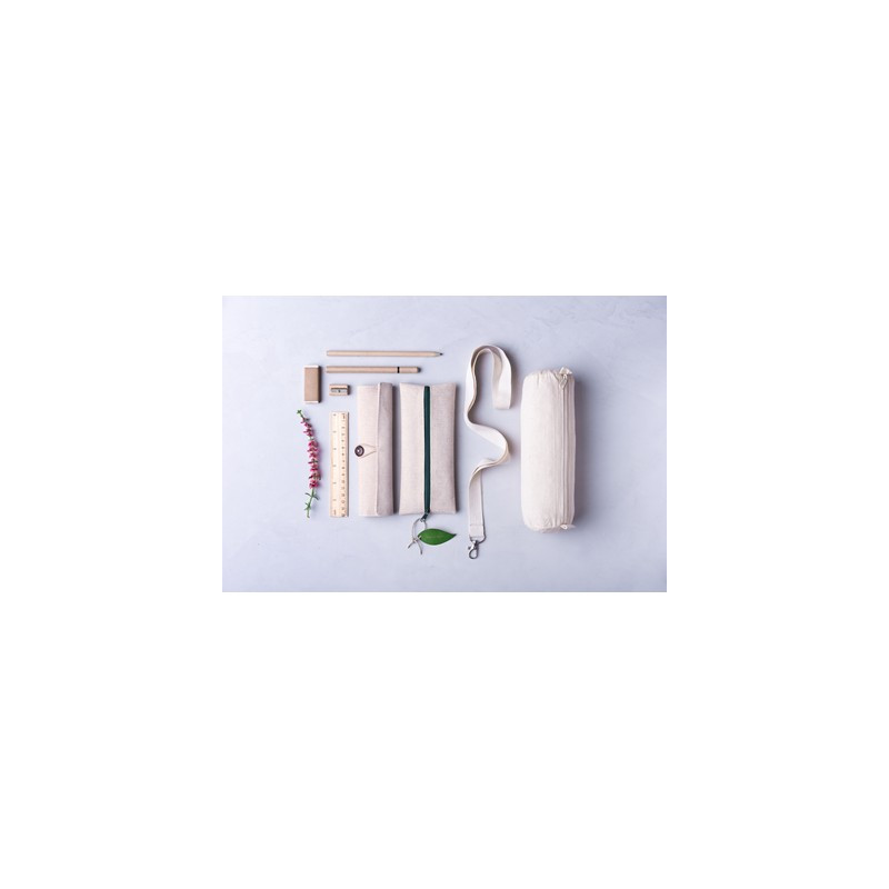 Zestaw szkolny piórnik ołówek długopis linijka gumka i temperówka