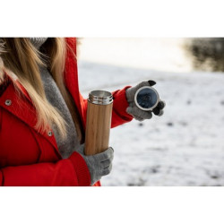 Bambusowy termos 500 ml posiada sitko zatrzymujące fusy oraz dotykowy cyfrowy wyświetlacz temperatury napojów | Georgia