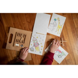 Zestaw do kolorowania kredki temperówka gumka | Legend