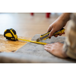 Nóż do tapet z mechanizmem zabezpieczającym zapasowe ostrza w komplecie | Sutton