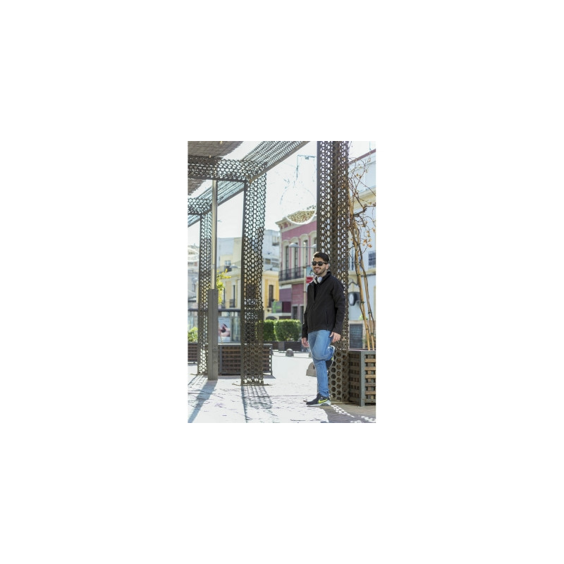 Wodoodporna i oddychająca kurtka