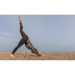 Szklana butelka 750 ml w pokrowcu