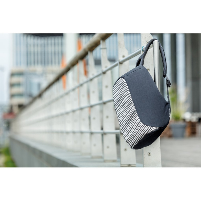 Plecak chroniący przed kieszonkowcami Bobby Compact